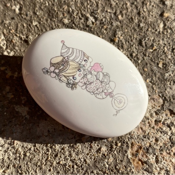 Precious Moments Samuel J Butcher Enesco White Oval Brooch with Cartoon Design - Picture 5 of 10